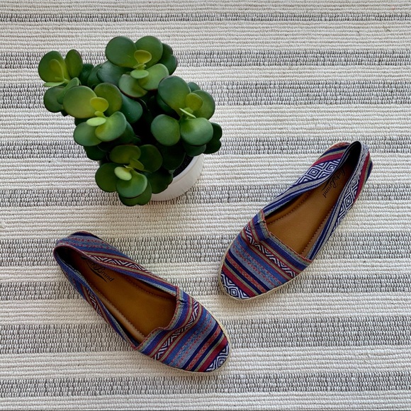 Lucky Brand Shoes - Lucky Brand Aztec Print Canvas Flats Size 7.5